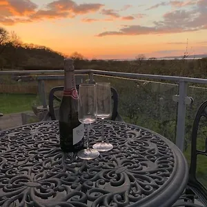 Y Llofft, Llanrhidian, Gower Holiday home